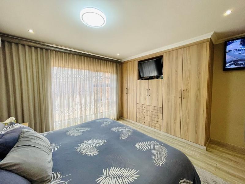 3 Bedroom Property for Sale in Brackenhurst Gauteng