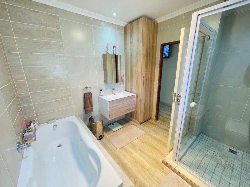 3 Bedroom Property for Sale in Brackenhurst Gauteng