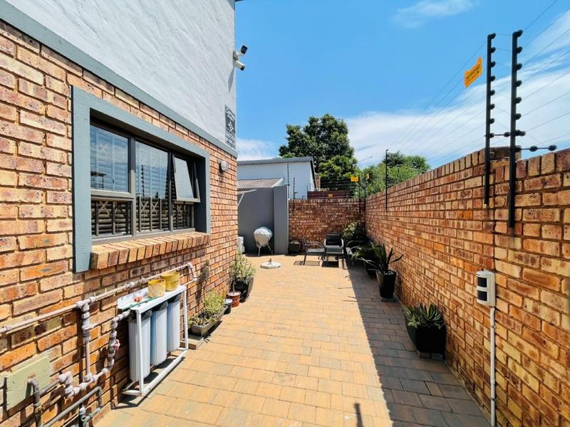 3 Bedroom Property for Sale in Brackenhurst Gauteng