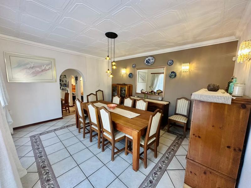 6 Bedroom Property for Sale in Brackenhurst Gauteng