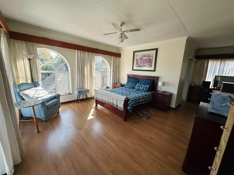 6 Bedroom Property for Sale in Brackenhurst Gauteng
