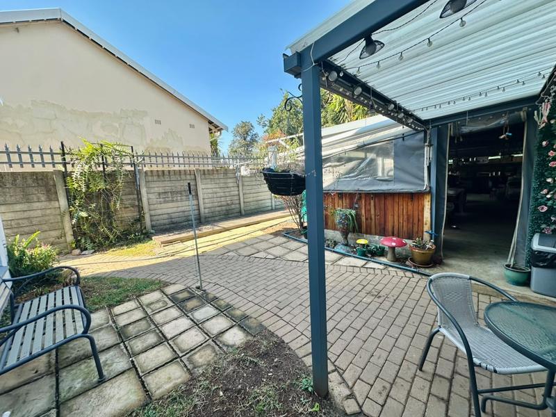 6 Bedroom Property for Sale in Brackenhurst Gauteng