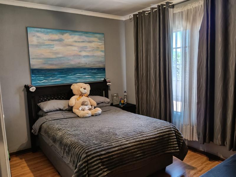 2 Bedroom Property for Sale in Verwoerdpark Gauteng