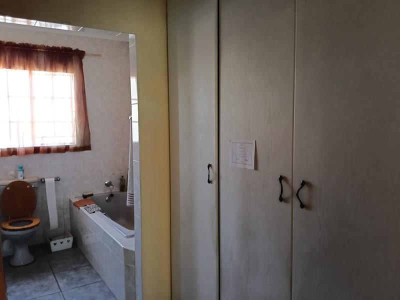 2 Bedroom Property for Sale in Verwoerdpark Gauteng