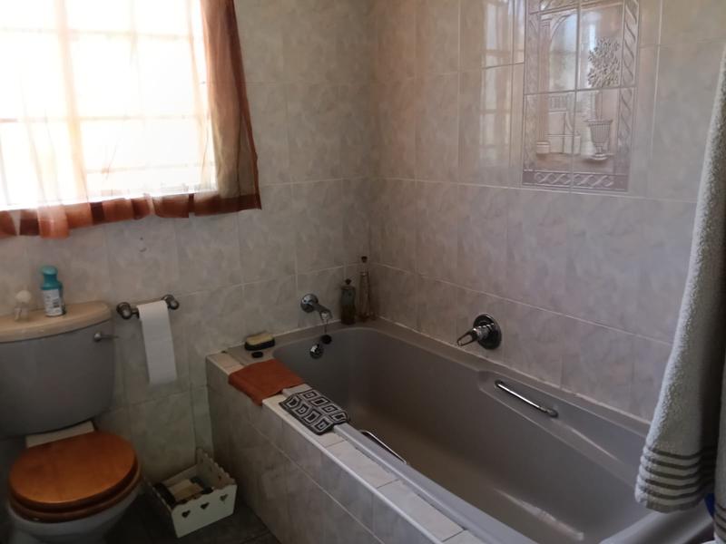 2 Bedroom Property for Sale in Verwoerdpark Gauteng