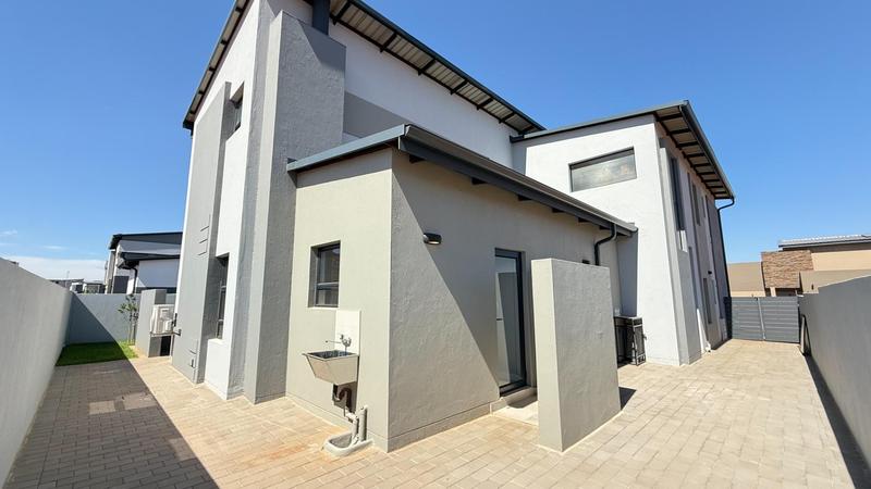 4 Bedroom Property for Sale in Fountainbrook Estate Gauteng