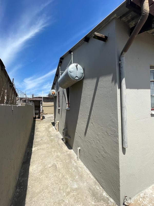 6 Bedroom Property for Sale in Tembisa Gauteng