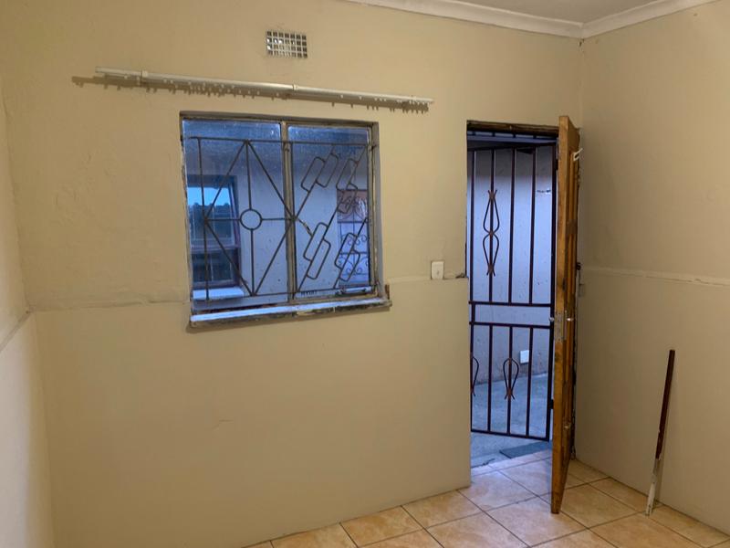 6 Bedroom Property for Sale in Tembisa Gauteng