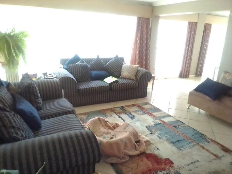 To Let 3 Bedroom Property for Rent in Tulisa Park Gauteng