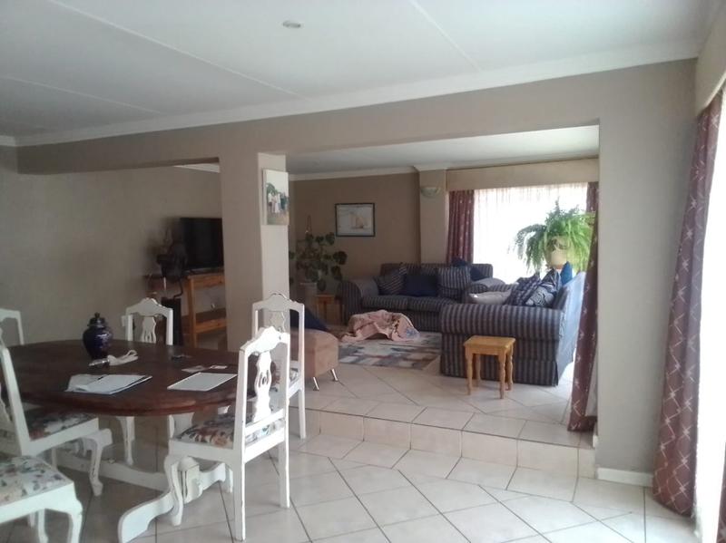 To Let 3 Bedroom Property for Rent in Tulisa Park Gauteng
