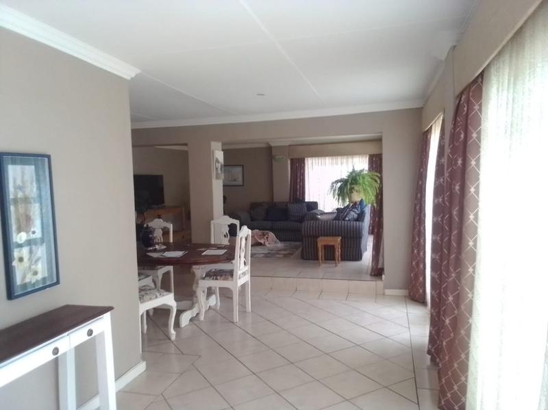 To Let 3 Bedroom Property for Rent in Tulisa Park Gauteng