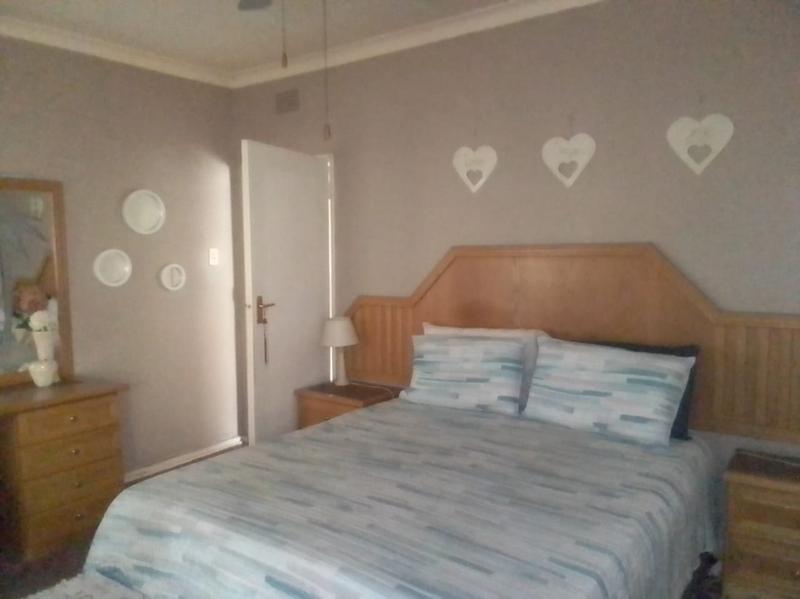 To Let 3 Bedroom Property for Rent in Tulisa Park Gauteng