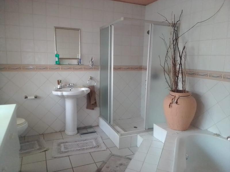 To Let 3 Bedroom Property for Rent in Tulisa Park Gauteng