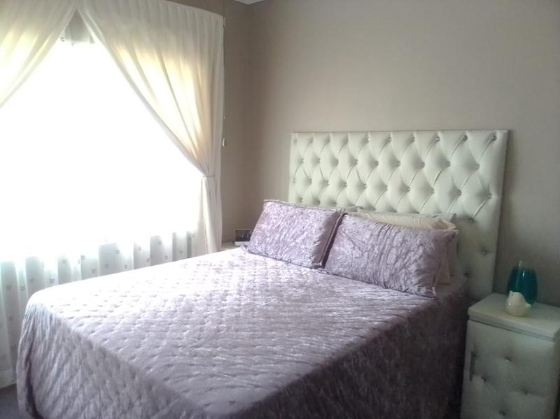 To Let 3 Bedroom Property for Rent in Tulisa Park Gauteng