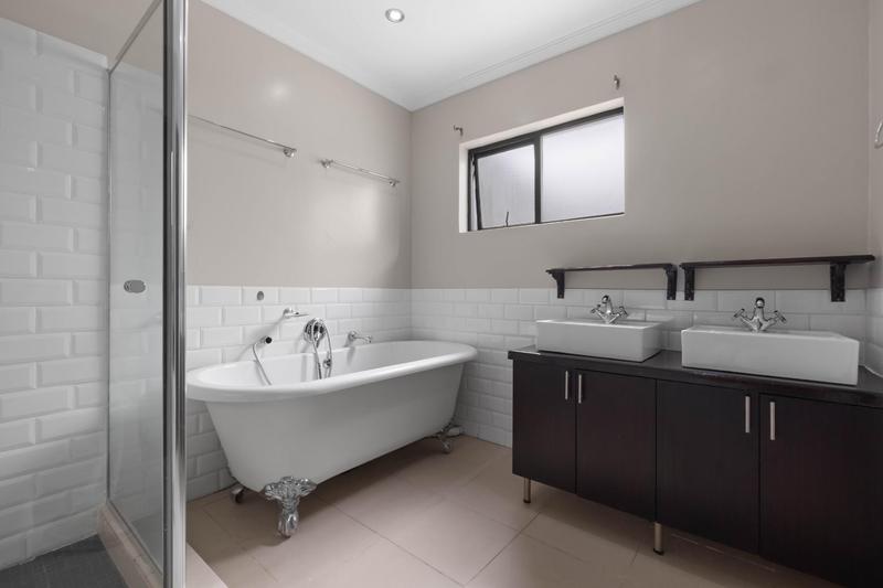 3 Bedroom Property for Sale in Parkhurst Gauteng