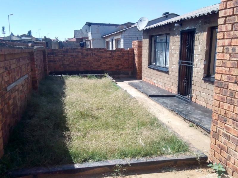 2 Bedroom Property for Sale in Jabulani Gauteng
