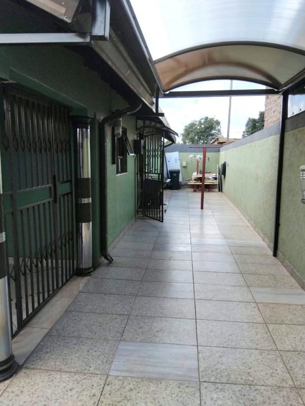 3 Bedroom Property for Sale in Protea Glen Gauteng