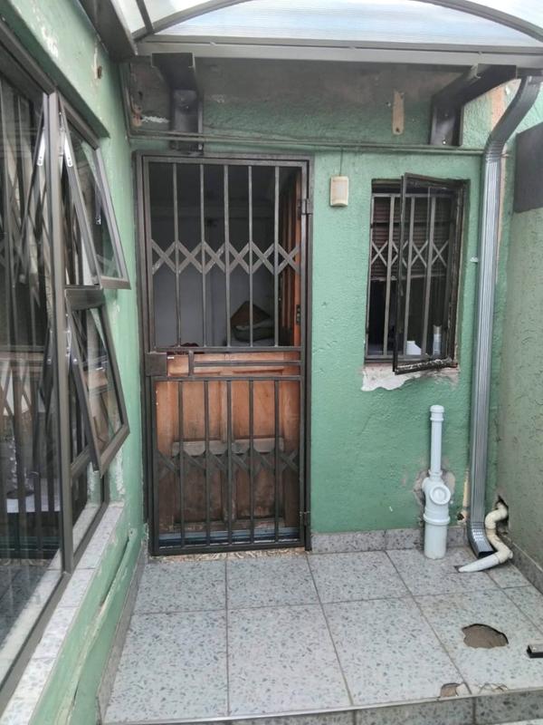 3 Bedroom Property for Sale in Protea Glen Gauteng