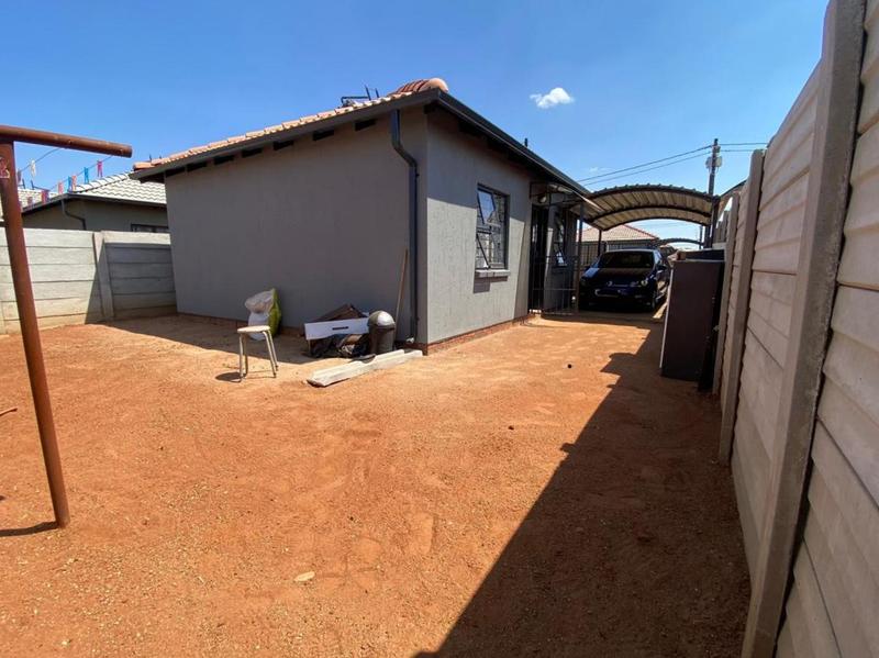 2 Bedroom Property for Sale in Protea Glen Gauteng