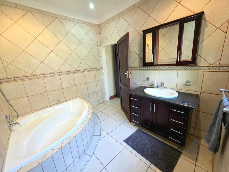 5 Bedroom Property for Sale in Boardwalk Meander Gauteng