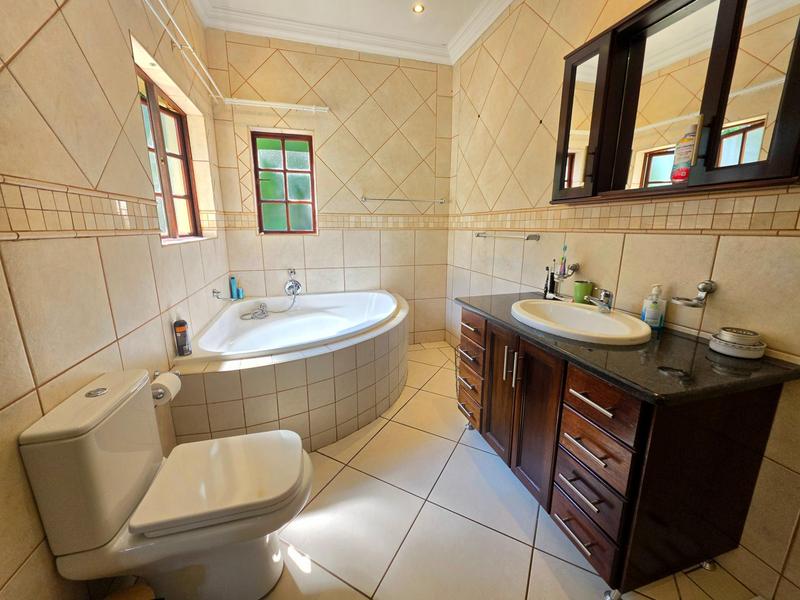 5 Bedroom Property for Sale in Boardwalk Meander Gauteng