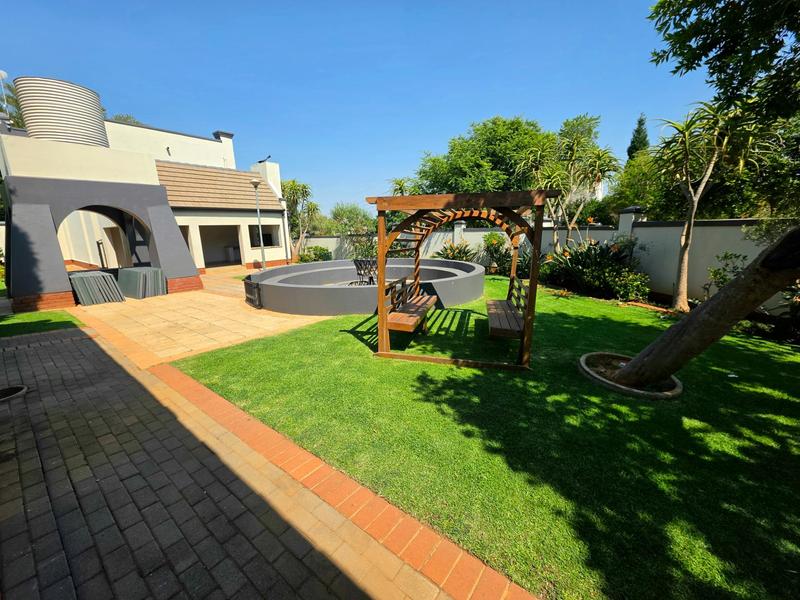 5 Bedroom Property for Sale in Boardwalk Meander Gauteng