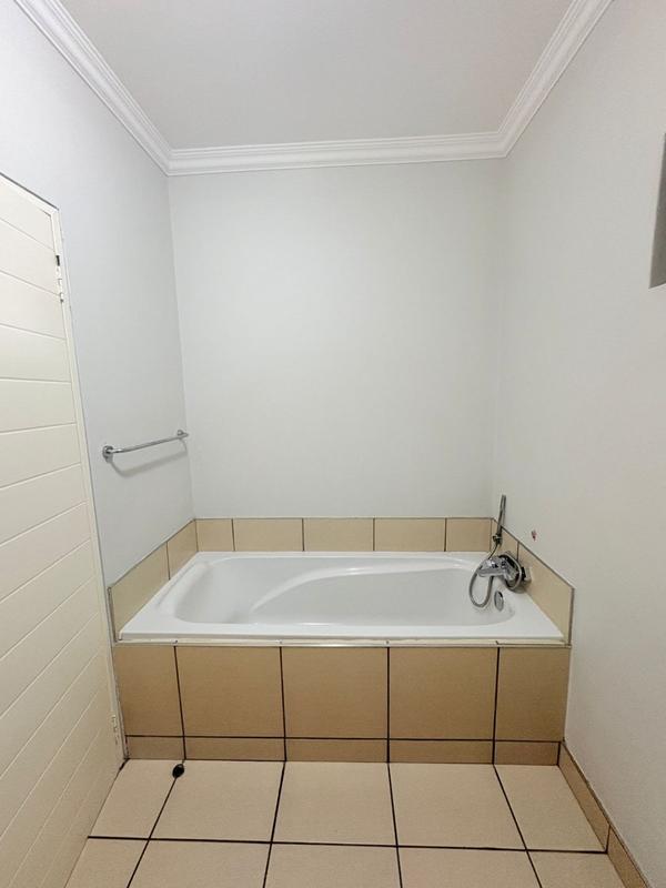 To Let 2 Bedroom Property for Rent in Halfway Gardens Gauteng