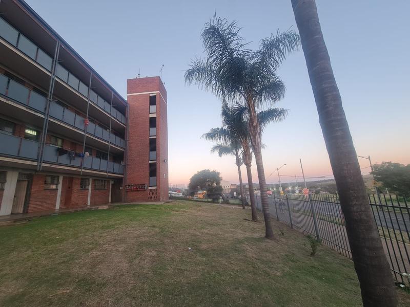 To Let 2 Bedroom Property for Rent in Laudium Gauteng