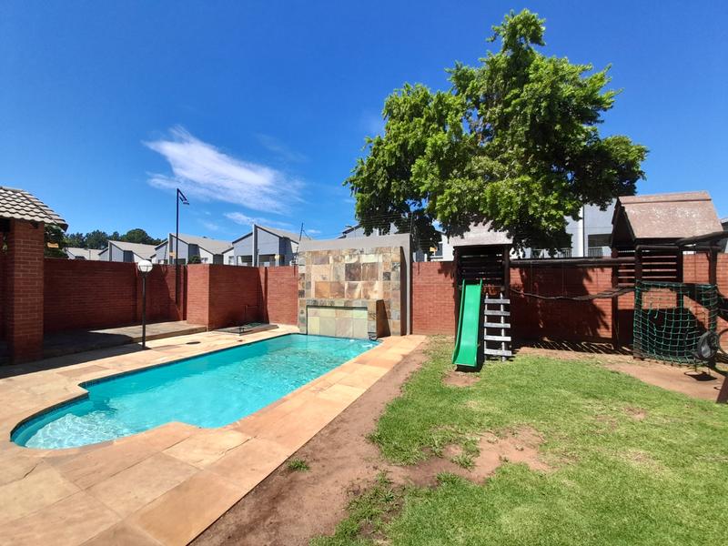 2 Bedroom Property for Sale in North Riding Gauteng