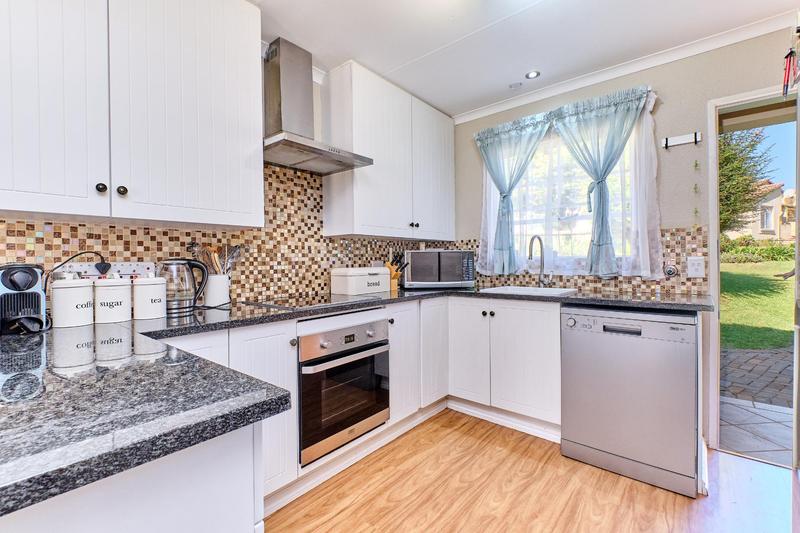 To Let 2 Bedroom Property for Rent in Carenvale Gauteng