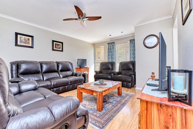 To Let 2 Bedroom Property for Rent in Carenvale Gauteng