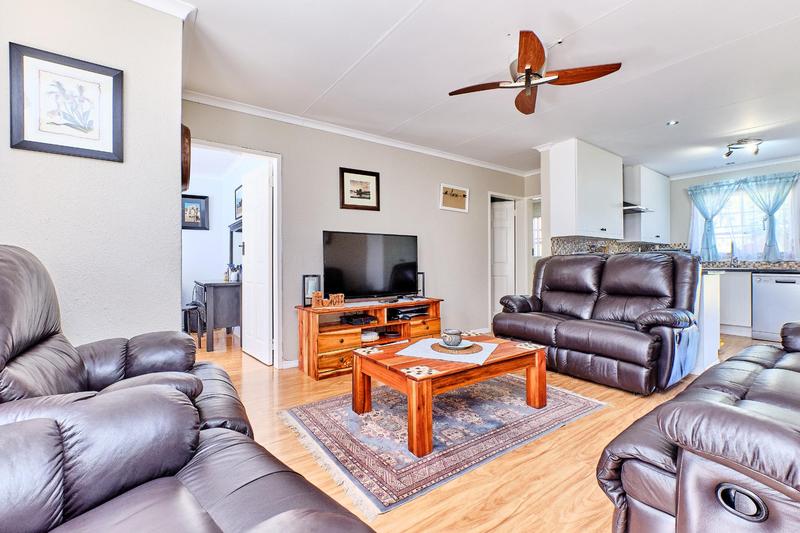 To Let 2 Bedroom Property for Rent in Carenvale Gauteng