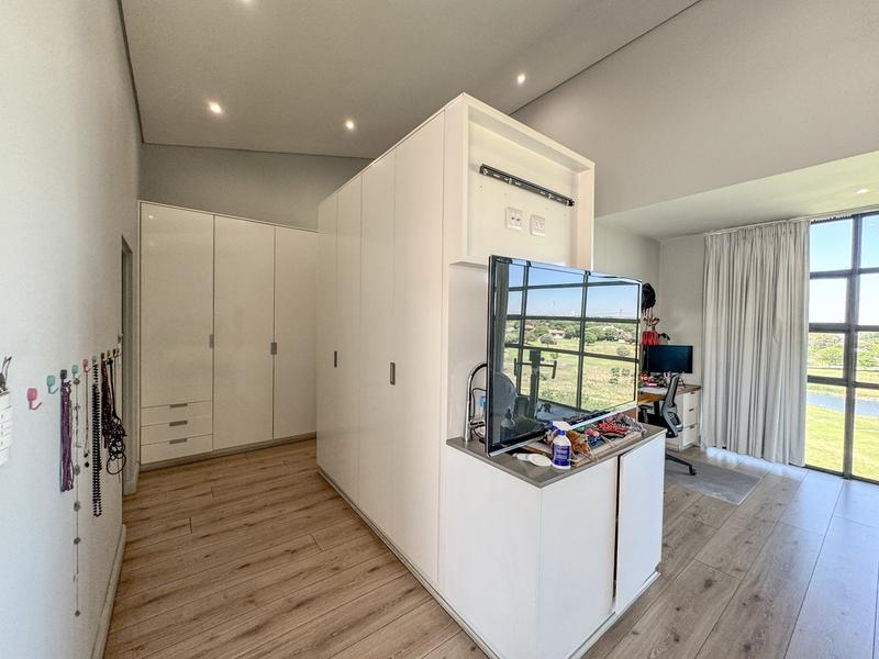 2 Bedroom Property for Sale in Midfield Estate Gauteng