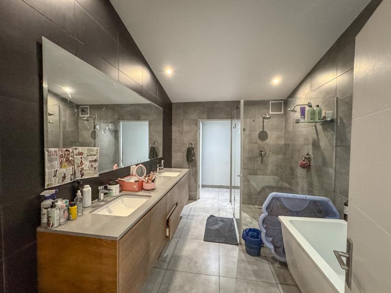 2 Bedroom Property for Sale in Midfield Estate Gauteng