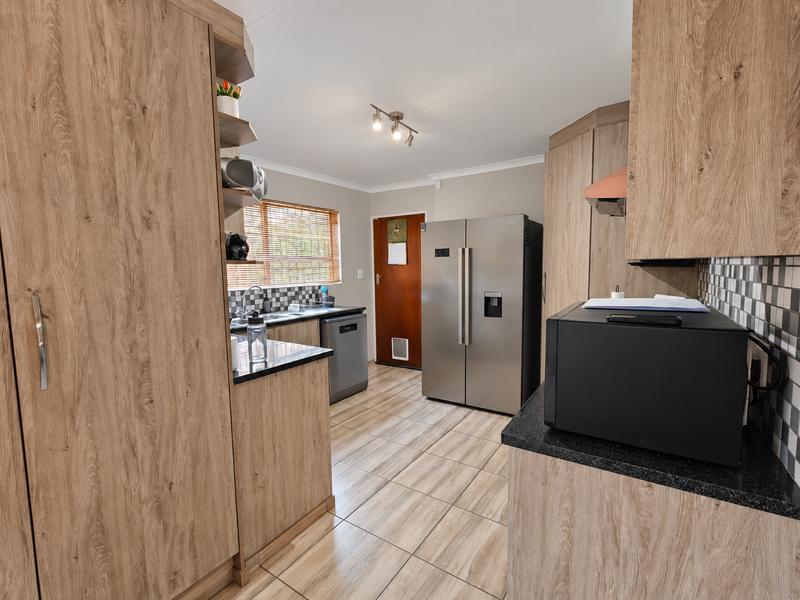 To Let 3 Bedroom Property for Rent in Edelweiss Gauteng