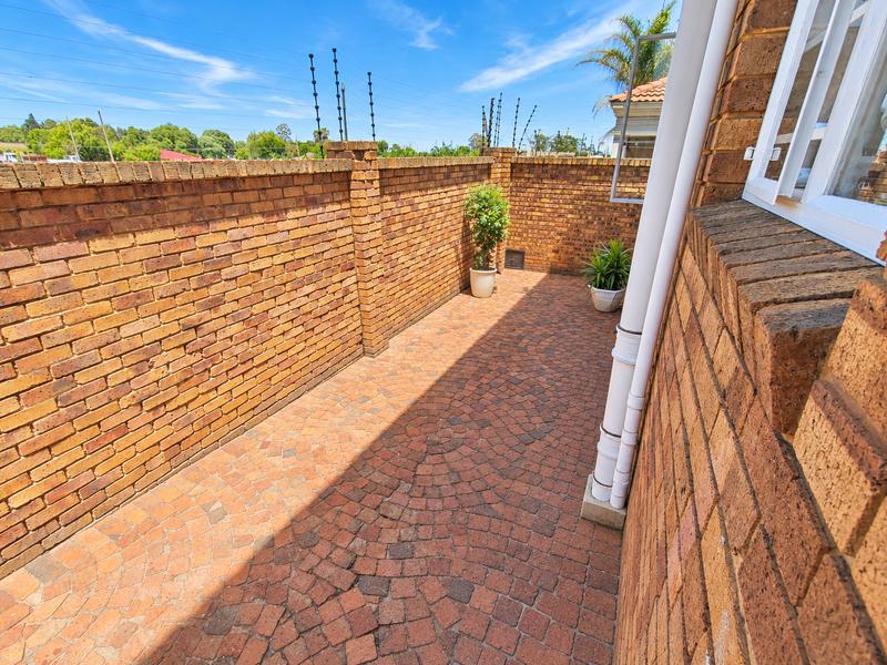 2 Bedroom Property for Sale in Kenleaf Gauteng