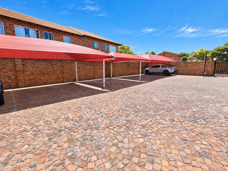 2 Bedroom Property for Sale in Kenleaf Gauteng