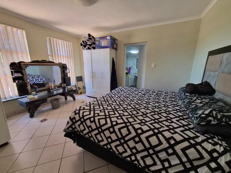 3 Bedroom Property for Sale in Verwoerdpark Gauteng