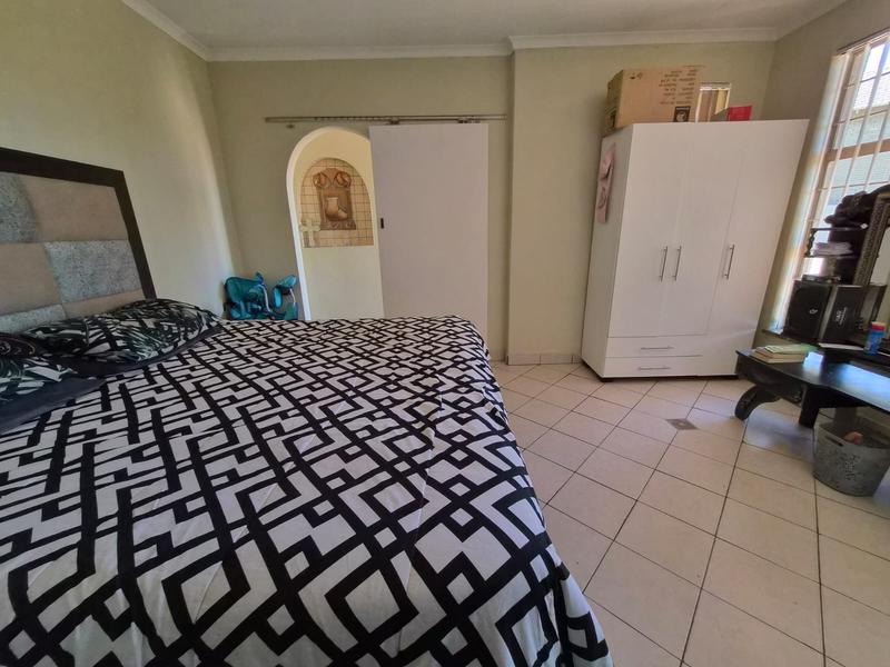 3 Bedroom Property for Sale in Verwoerdpark Gauteng