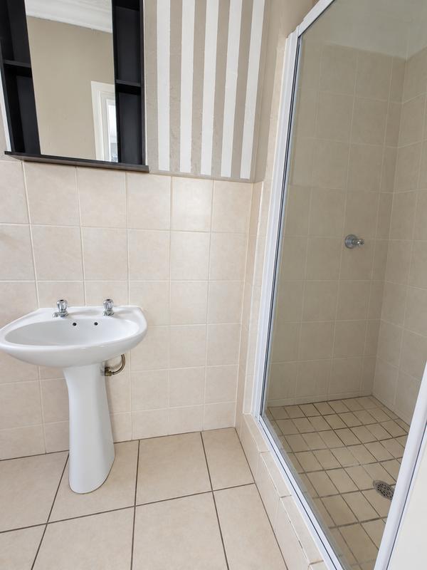 To Let 2 Bedroom Property for Rent in Sonneveld Gauteng