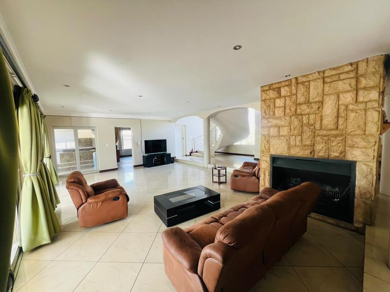 7 Bedroom Property for Sale in Theresa Park Gauteng