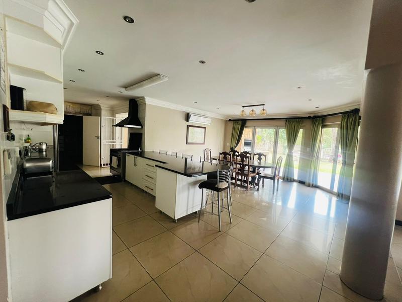 7 Bedroom Property for Sale in Theresa Park Gauteng