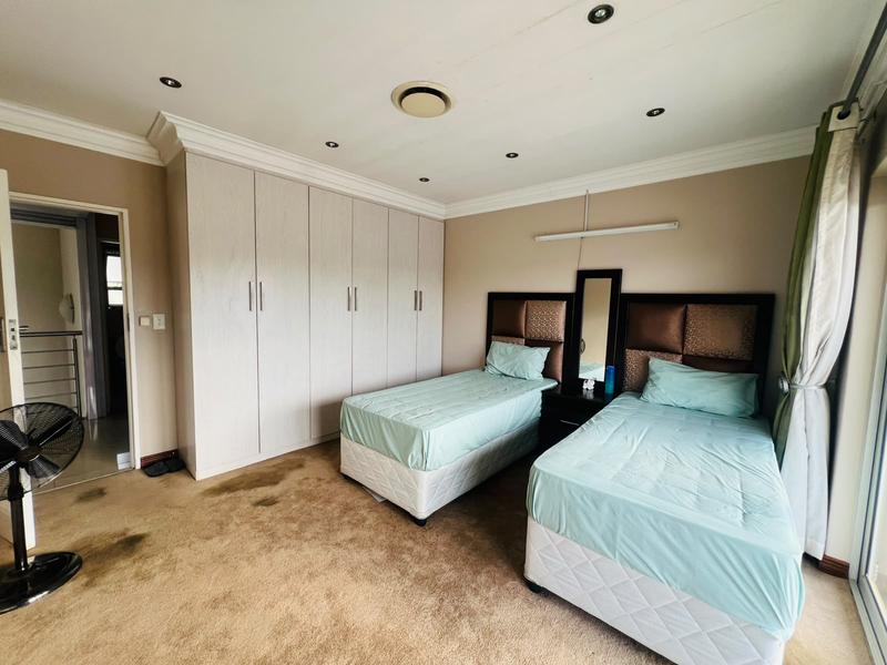 7 Bedroom Property for Sale in Theresa Park Gauteng
