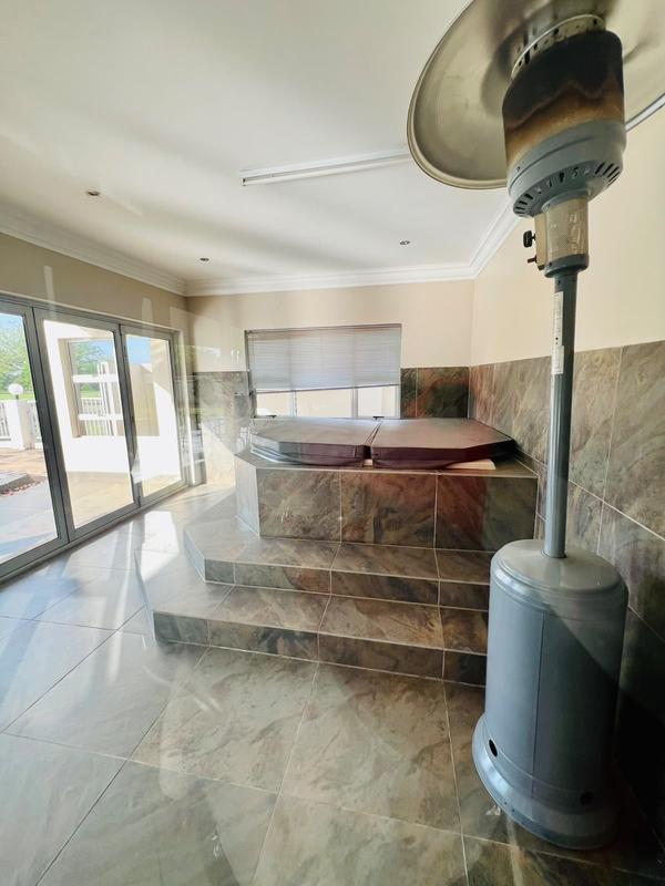 7 Bedroom Property for Sale in Theresa Park Gauteng