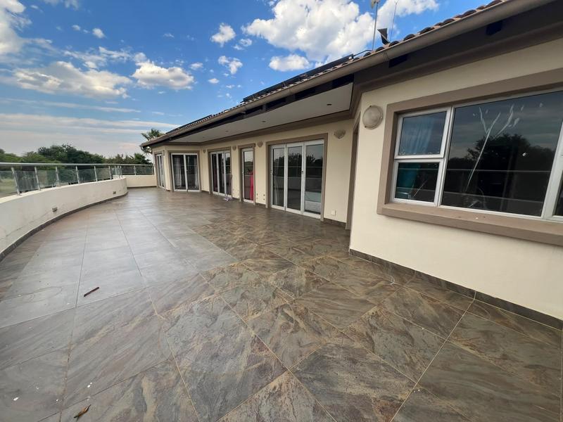 7 Bedroom Property for Sale in Theresa Park Gauteng