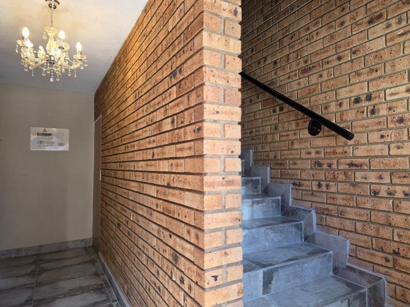 To Let 3 Bedroom Property for Rent in Rangeview Gauteng