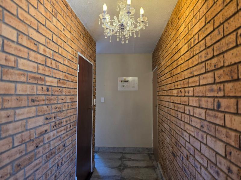 To Let 3 Bedroom Property for Rent in Rangeview Gauteng