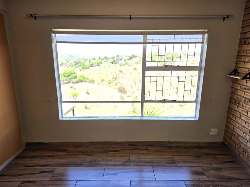To Let 3 Bedroom Property for Rent in Rangeview Gauteng