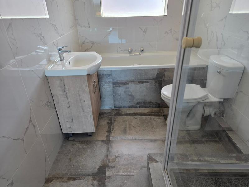 To Let 3 Bedroom Property for Rent in Rangeview Gauteng