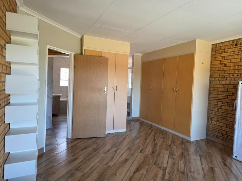 To Let 3 Bedroom Property for Rent in Rangeview Gauteng